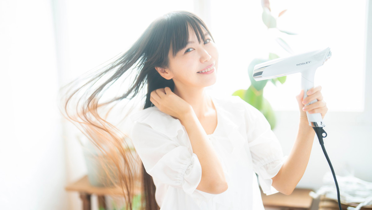 まさにジェットエンジンの噴射！ 超ロングヘア声優・小岩井ことりが大風量ドライヤー「BOSLEY/JETEX/」の感動を語る