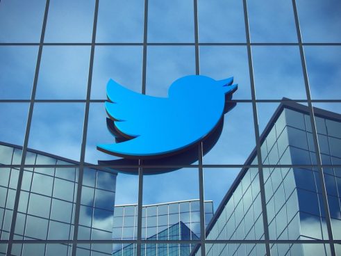 容赦ないイーロン・マスクCEO、反論したツイッター社員を解雇
