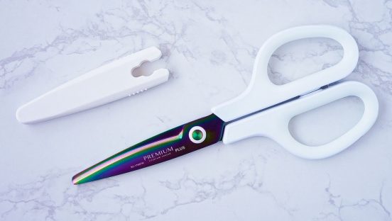 【文具ソムリエール・菅未里の自腹買い文房具】高機能ハサミの金字塔「フィットカットカーブ」にハサミのもうひとつの役割を知る