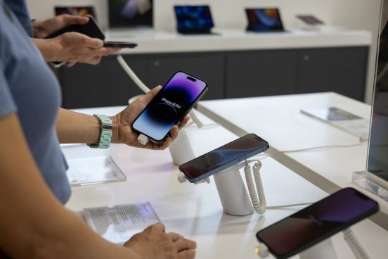 小売店に打撃！「iPhone 14 Pro」が年末年始にかけて品薄に