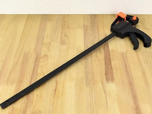 【モノタロウ】お手頃価格でガッチリホールド！ 締め付けも押し広げもできる「クイックバークランプ」