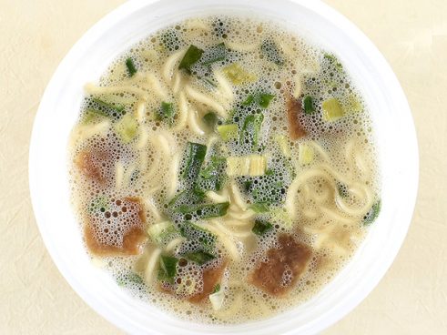 鶏白湯カップ麺の常識が覆る！ 「麺家 獅子丸監修 泡仕立て鶏白湯らぁめん」が衝撃