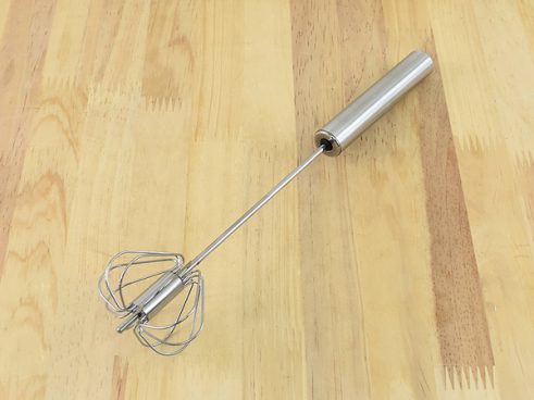 手間なく時短！ 時間のかかる泡立ても「半自動泡立て器」で疲れ知らず