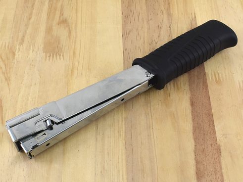 【モノタロウ】ハンマータッカーって知ってる？ 1歩進んだDIYを目指そう