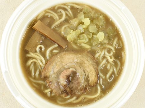 トロトロスープの衝撃！ セブンの「濃厚煮干し中華そば ごくにぼ」で楽しむ“想像をはるかに超えた”風味