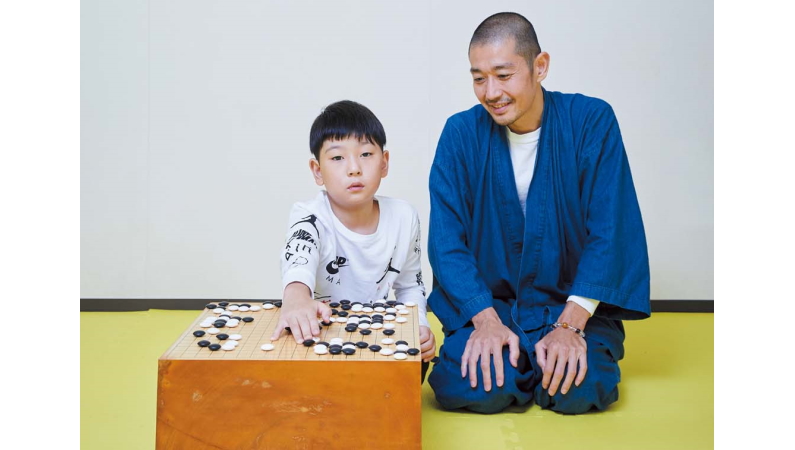天才棋士の育て方…史上最年少のプロ囲碁棋士を見守る“父親の本音”に迫る