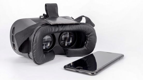 アップル、AR／VRヘッドセットのOS開発を一旦完了？