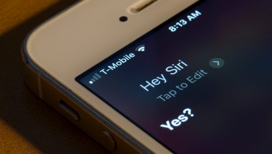 アップル「Hey Siri」は必要なし？ もっと簡単に呼び出せるようになるかも