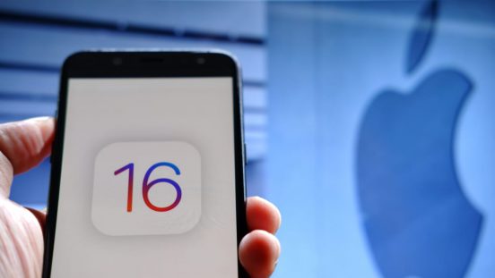 iOS 16.1アプデ後、一部iPhone 13や14 Proの画面がフリーズしたり緑一色になるバグ発生