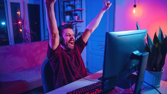 2022年のPCは低迷、だけどゲーミングやモバイルは期待が持てるかも？
