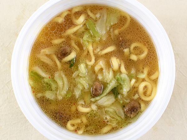 ニンニクのパンチ力がすごい！ セブンの「豚骨野郎ラーメン」は濃厚なコクと旨みにノックアウト