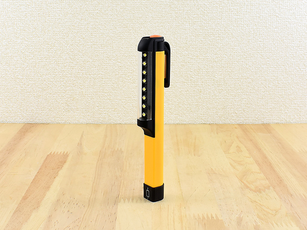 【モノタロウ】ポケットなどにひっかけられるから両手が自由に使える！ ハンズフリーな「ポケッタブルライト」はいかが？