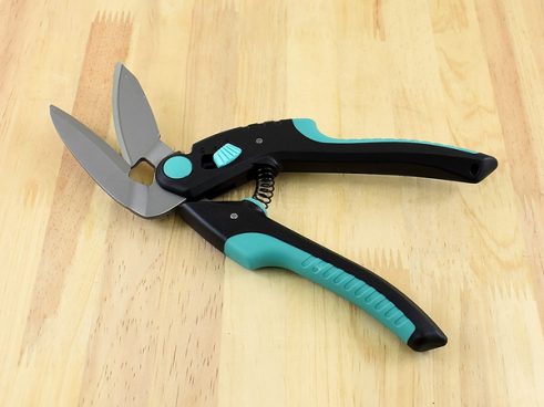 【モノタロウ】あらゆる素材を切断！ 強力パワーの「万能はさみ」はDIYでも大活躍