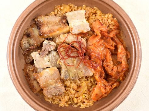 韓国料理好きよセブンに集え！ 「サムギョプサル＆キムチチャーハン」からあふれる旨みと刺激のダブルパンチ