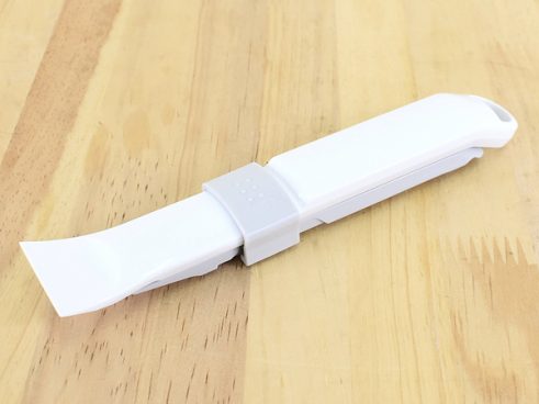 キッチン掃除の救世主！ シートを挟んで手を汚さない「らくらくグリップ」