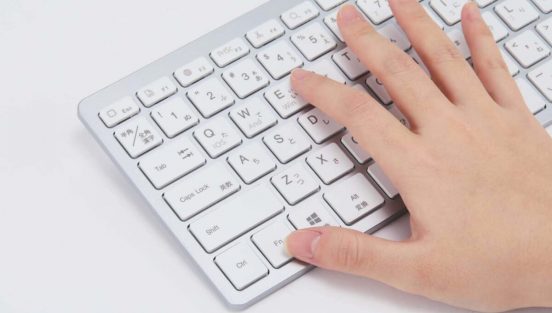 スリコで買えるキーボードって実際どう？ デスクワークで使える3COINSのデジタル機器をプロがチェック！