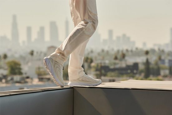 HOKAのクラシックモデルが近未来的デザインに！ エッジの効いた新モデル「PROJECT CLIFTON」