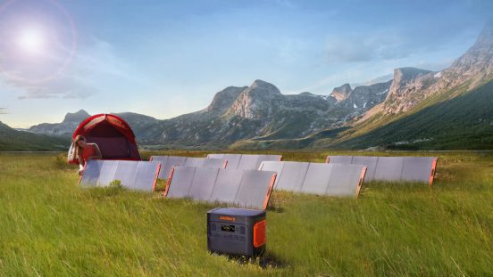 太陽光発電で災害時も安心なJackeryの「ポータブル電源2000 Pro」はキャンプや日常生活も快適にする！