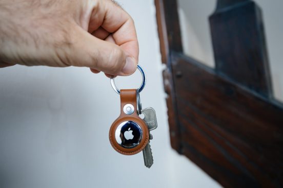 AirTagの安全対策のおかげでストーカー犯が逮捕。3回も仕掛けた上に警察署にも現れる