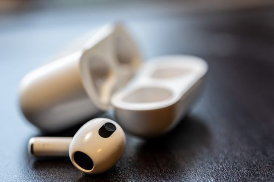 AirPods、自動車泥棒を逮捕するきっかけとなるお手柄！ 「探す」アプリで車の場所を特定
