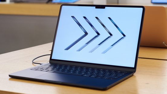 MacBook Airがさらに大きく？ 15.5インチモデルが来春投入の噂