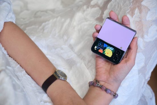 「Galaxy Z Flip5」の外側ディスプレイはデカく、折りたたみのシワは目立たなくなる？ 有名アナリスト予測