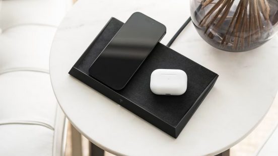 Teslaの3デバイス同時無線充電アクセサリが便利そうだけど、アップルを思い出す