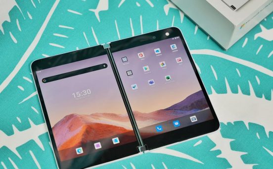 「Surface Duo 3」の2枚ディスプレーが開発中止!? 1枚を折りたたむ方式に変更か