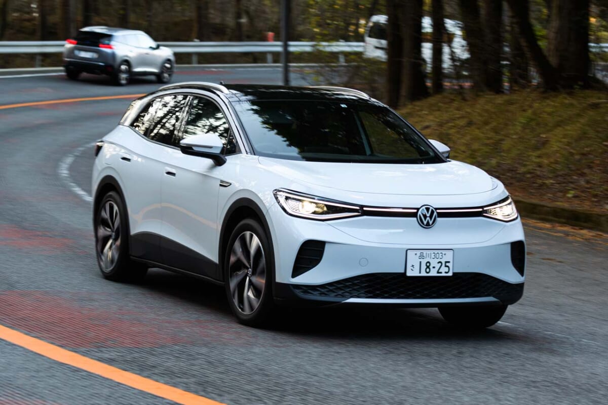 VW「ID.4」がついに日本市場に登場！初EVでも違和感ない“普通”な乗り味を実感！