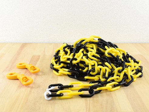 【モノタロウ】気になる場所に楽々設置！ 人止め用に便利な「チェーン プラスチック」＆「フック プラスチック」