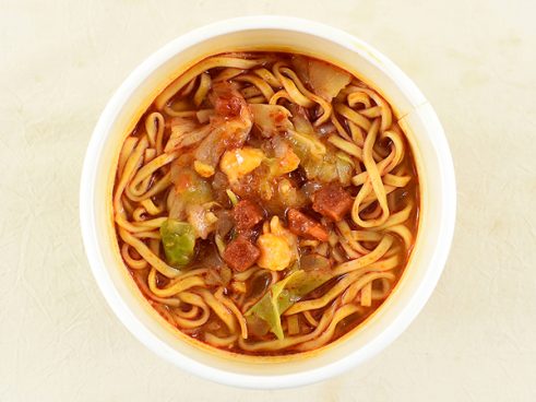 人気コラボに新フレーバー登場！ セブンの「蒙古タンメン中本トマト＆チーズ味」は“Wのコク”が楽しめる1杯