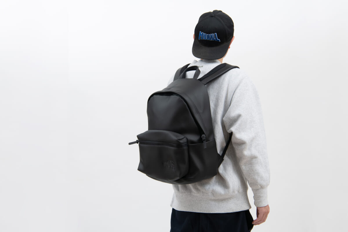 「THE NORTH FACE」っぽくない!? ビーガンレザーでしっとり仕上げたバックパック！