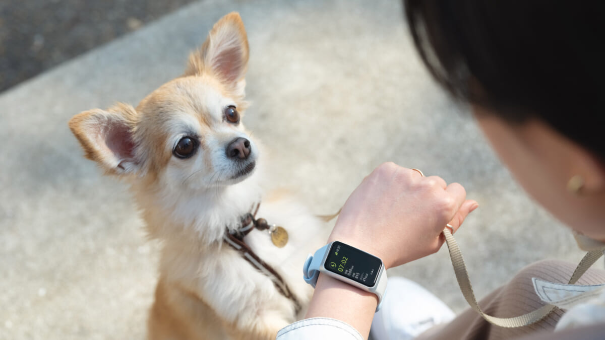 60分の充電で最長14日間駆動！ 5分間の充電で24時間使える急速充電も搭載した「OPPO Band 2」