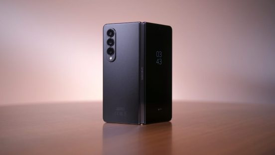 次期折りたたみスマホ「Galaxy Z Fold5」は画面シワ軽減？ カメラ強化の噂も…