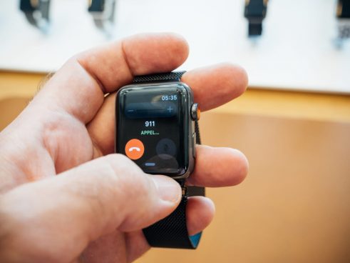 Apple Watch、肋骨が折れて呼吸困難になったランナーを救う！ 100台以上の車が通っても助けを呼べず