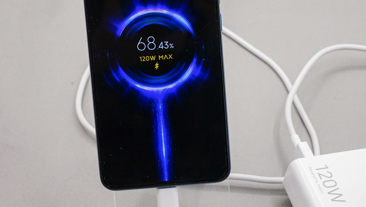 充電めちゃ早いとスマホの使い方が少し変わる？ 19分でフル充電のXiaomi 12T Proレビュー