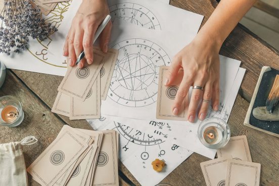 占いの種類と選び方とは？ 失敗しない＆依存しない占術と占い師のトリセツ