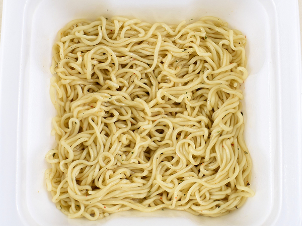 あの駄菓子がまさかのビッグサイズに！ 「エース 東京拉麺 ペペロンチーノBIG」の懐かしい風味がたまらない
