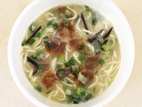「熱湯55秒」のインパクト！ 「明星 ザ・バリカタ55 金田家 濃厚とんこつ」（セブン）で楽しむ豚骨ラーメンの魅力
