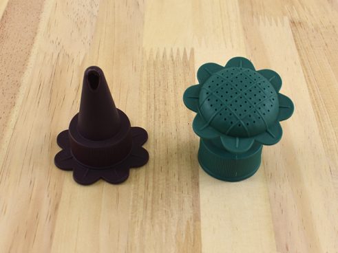 ペットボトルがジョウロに早変わり！ 室内で使いやすい「ペットボトル用使い分けジョウロ」はいかが？