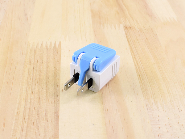 一家に3個は欲しい？ 楽にプラグが抜ける便利なアイテム「電源アダプター」