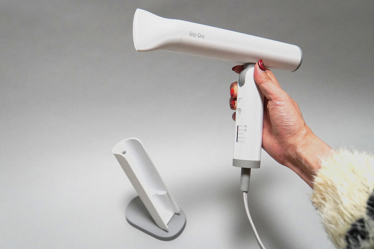 気鋭の家電ブランド「Re・De」が高価格ドライヤーに参戦！ 2か月使った実力をプロがレビュー