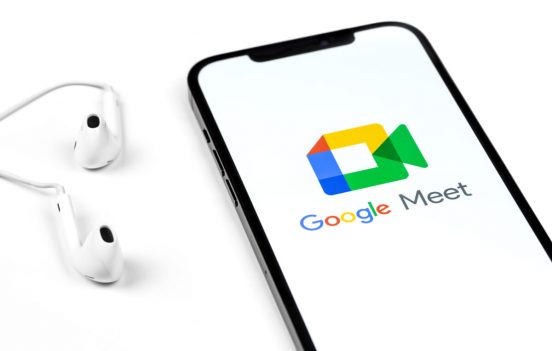 モバイル版「Google Meet」で360度バーチャル背景が提供開始！スマホを動かすと風景が変わります