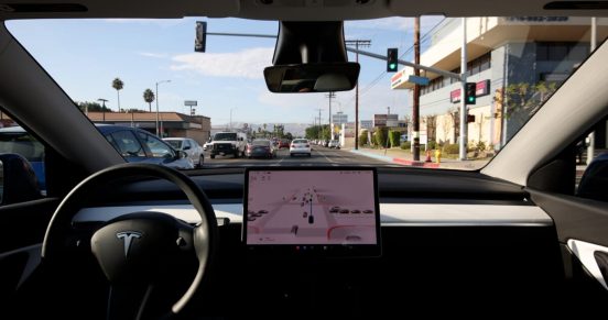 米テスラ、36万台以上をリコール。自動運転システムが事故を起こす恐れから