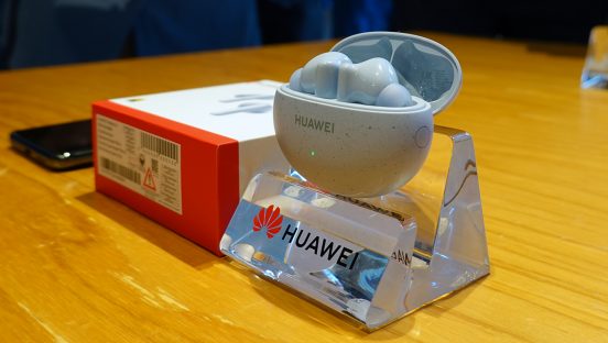 高性能なノイキャンとLDAC対応で1万円台前半、ファーウェイが完全ワイヤレスイヤホン「HUAWEI FreeBuds 5i」発売