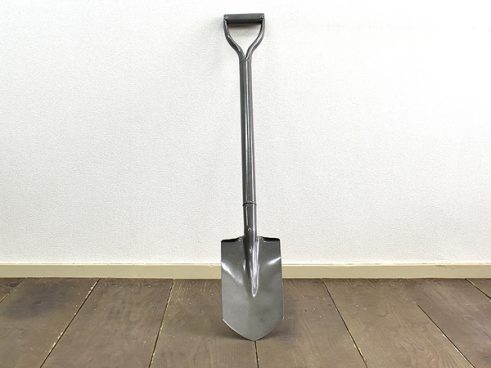 【モノタロウ】こんなショベルが欲しかった！ 小さな穴や細い溝掘に大活躍する「溝堀ショベル」