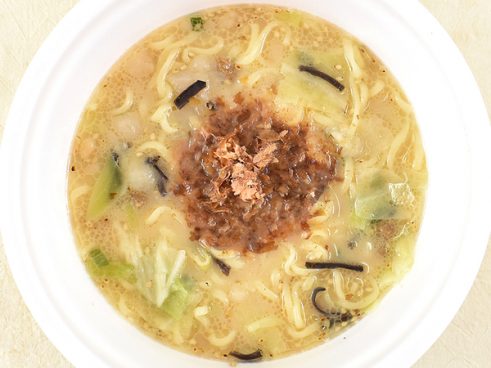 鹿児島・指宿のご当地麺が全国に！ ファミマの「たけとら 勝武士とんこつらぁめん」で楽しむかつお本枯節の風味