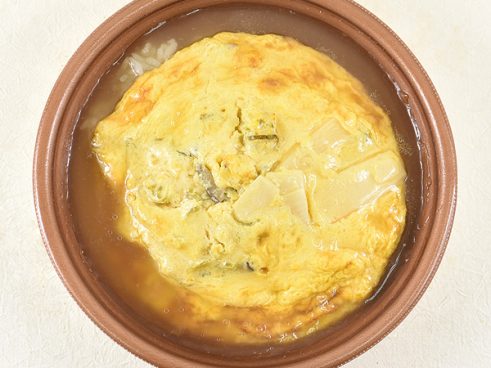 卵ふんわり、あんとろ～り「鶏ガラ出汁の特製天津飯」（セブン）からあふれるクセのない旨み