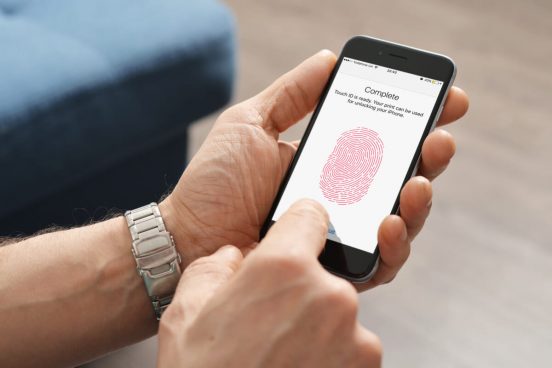 iPhoneがTouch IDに回帰？ フルスクリーンに内蔵の噂