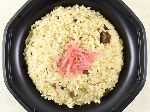 高菜の香りでワンランクアップ！ ファミマの「直火炒め！ コク旨高菜炒飯」は素材のバランス力が見事な一品
